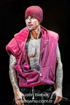 who is Justin Bieber? Justin Bieber kimdir? When was born Justin Bieber? Justin Bieber age? Justin Bieber weight? Where was born Justin Bieber?
