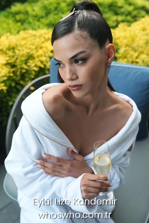 Biography profile photo of Eylül Lize Kandemir, exploring their age, birthplace, and career history. 
